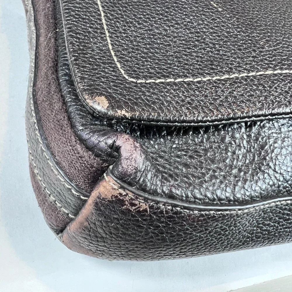 Levenger Pebbled Leather Messenger Bag Mocha Brown Laptop Tablet Crossbody